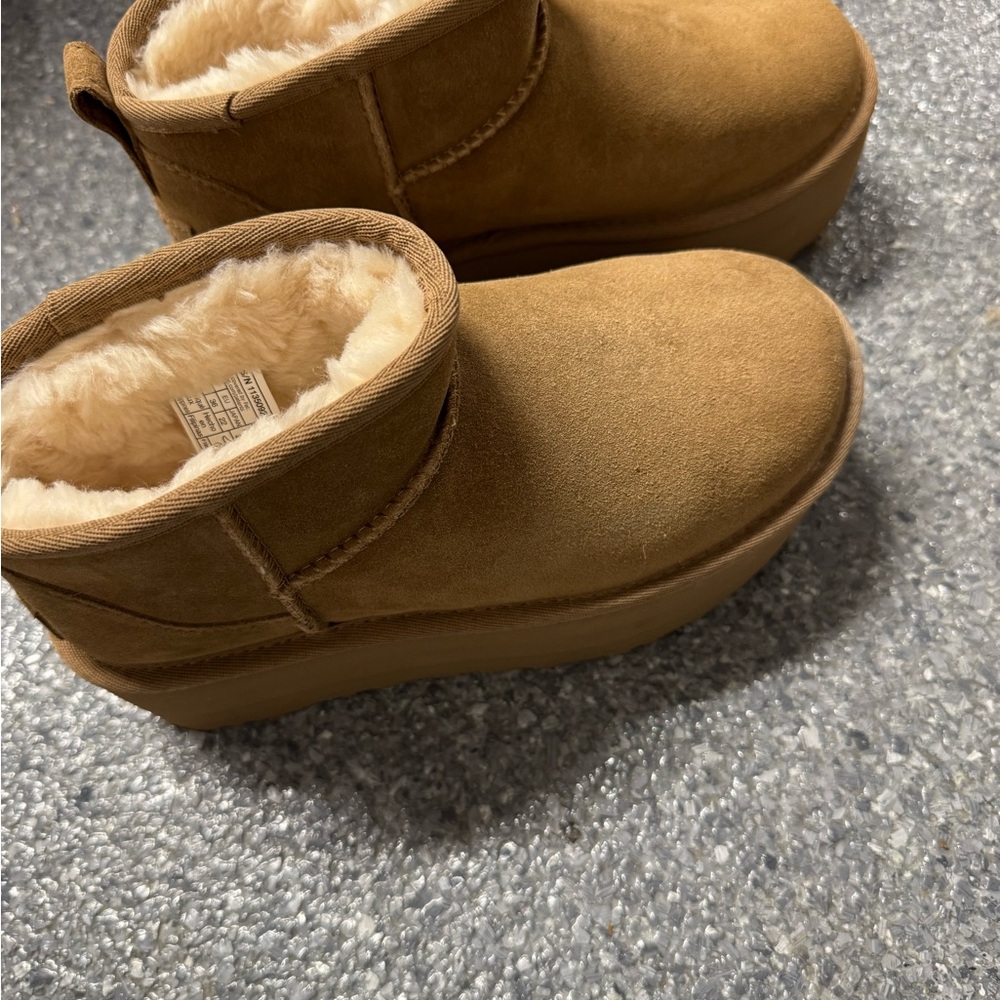 UGG ultra mini platform in chestnut